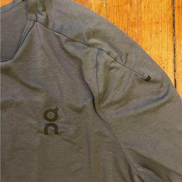 On Running Gray Long Sleeve Performance Tee - Picture 5 of 7